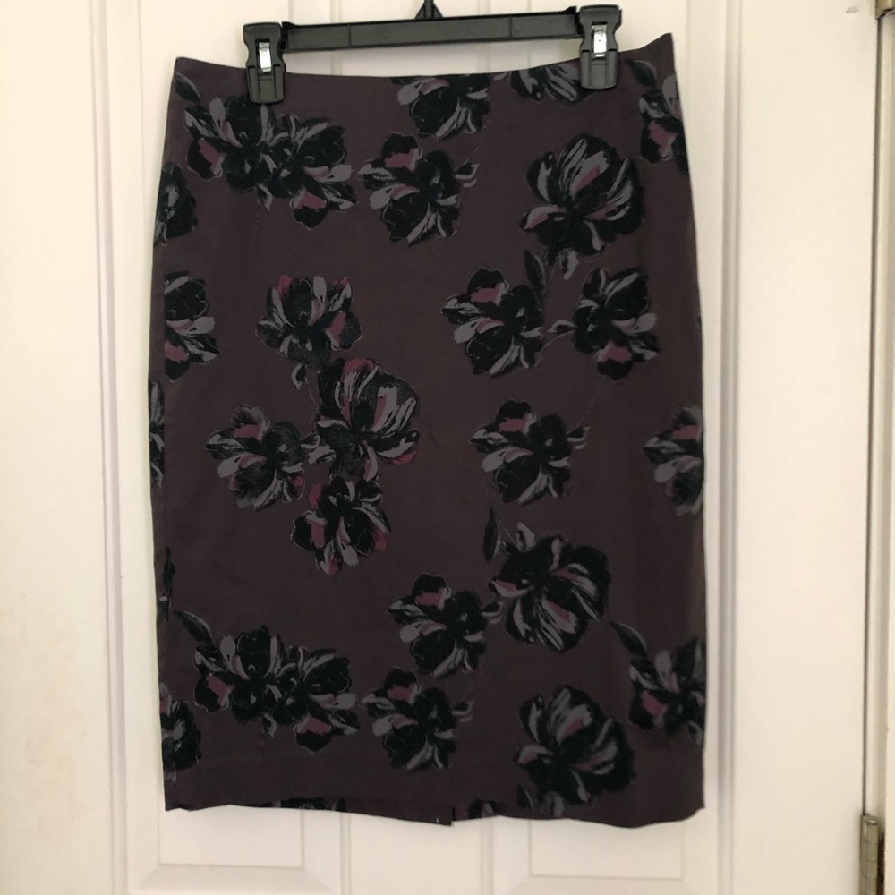 EUC Ann Taylor Pencil Skirt